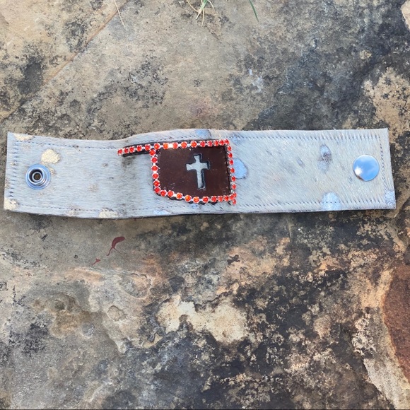 Genuine 💯 Cowhide Cuffs - Picture 6 of 16